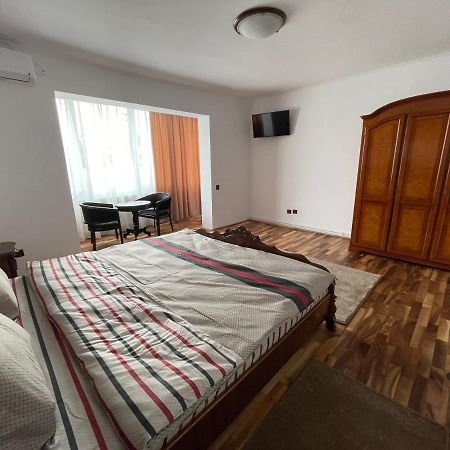 M & I Apartment 3 Târgu-Mureş Eksteriør billede