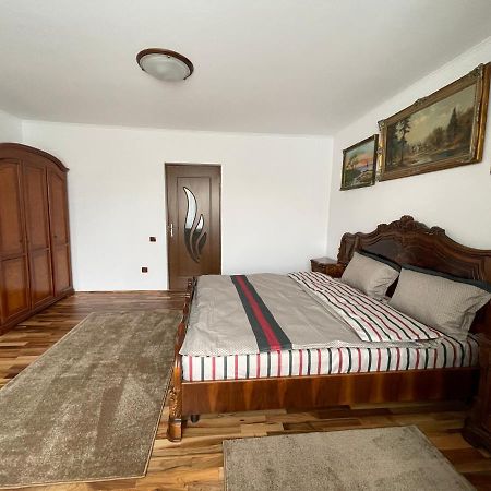 M & I Apartment 3 Târgu-Mureş Eksteriør billede