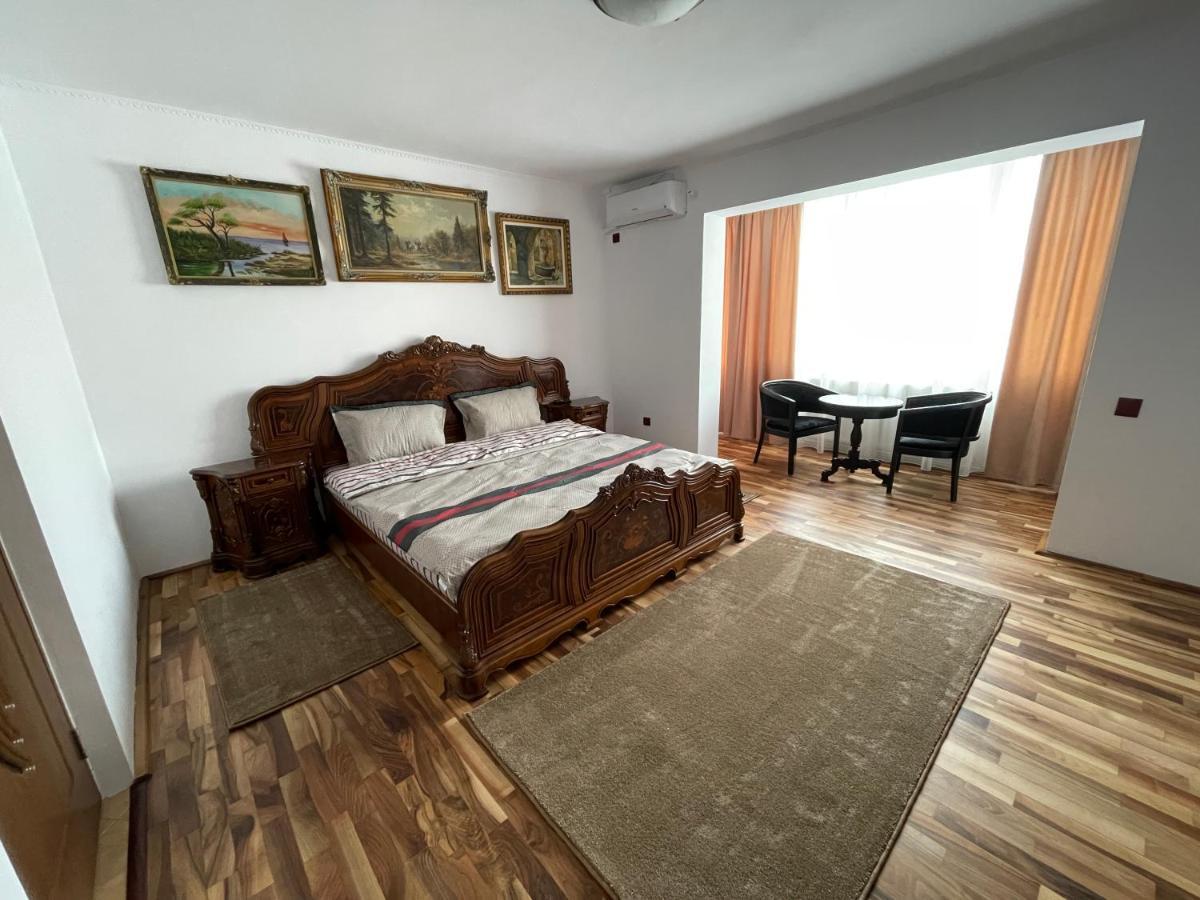 M & I Apartment 3 Târgu-Mureş Eksteriør billede