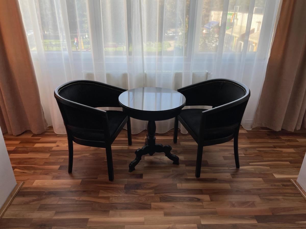 M & I Apartment 3 Târgu-Mureş Eksteriør billede